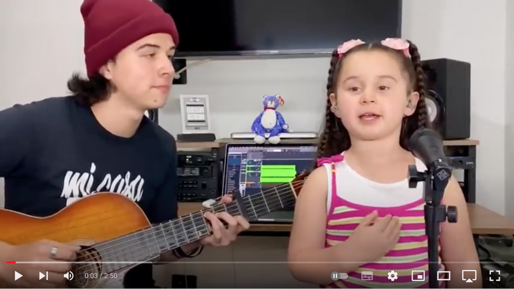 Niña de cinco años canta todo va a estar bien