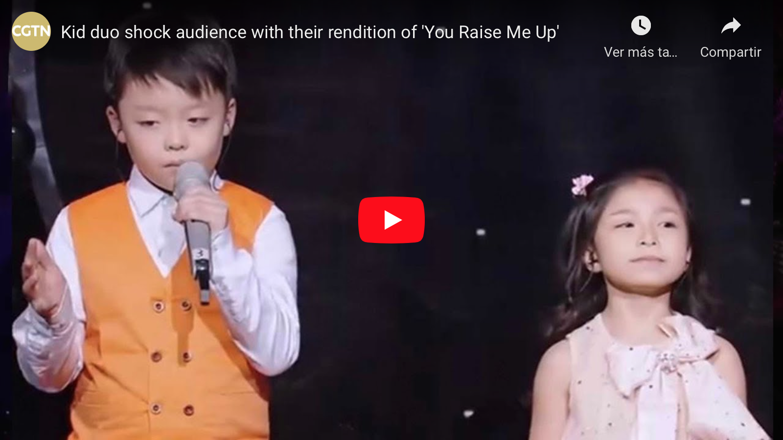 Dúo de niños conmueve audiencia en concurso de talentos Chino con la canción Tú me levantas