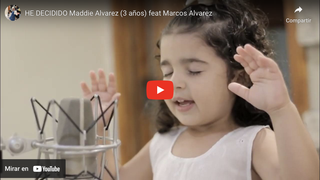 Niña de tres años canta “He decidido seguir a Cristo”